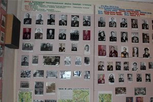 Стенды, посвященные истории 244-ой Запорожской дивизии и 61-ой гвардейской Славянской стрелковой дивизии