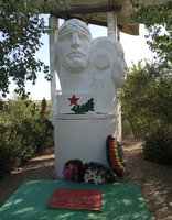 Бюсты лётчиков