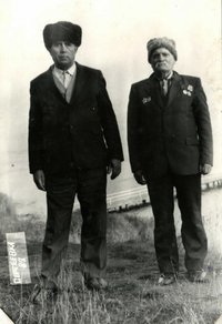 Кеокю К.И.(справа)