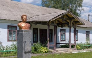 Бюст Героя Советского Союза Ф.И. Жарчинского
